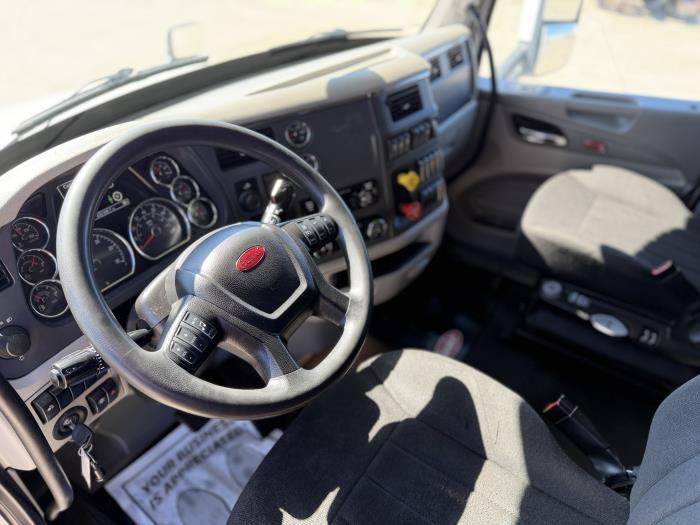 2021 Peterbilt 579-18