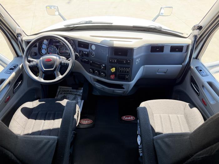 2021 Peterbilt 579-26