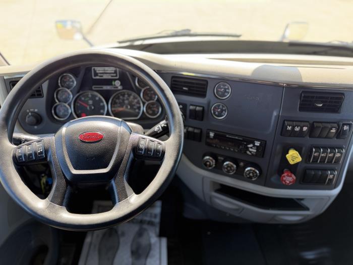 2021 Peterbilt 579-27