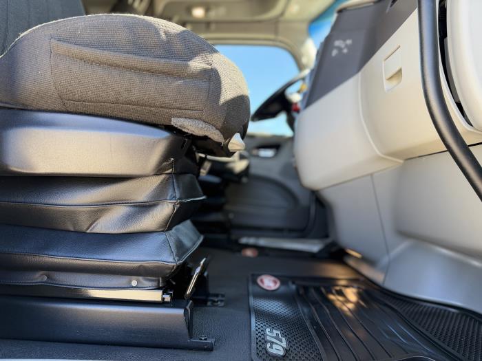 2021 Peterbilt 579-28