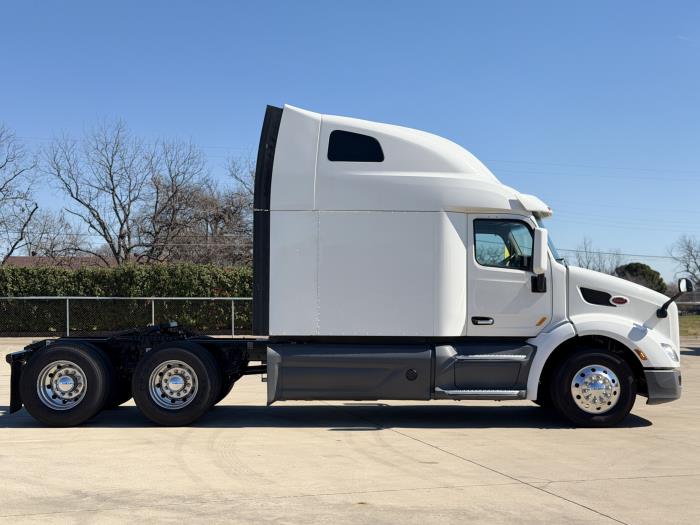 2021 Peterbilt 579-4