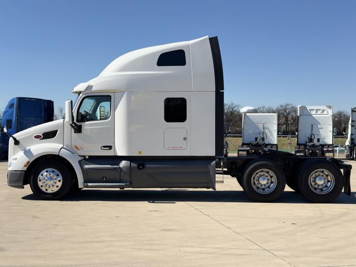 2021 Peterbilt 579-8