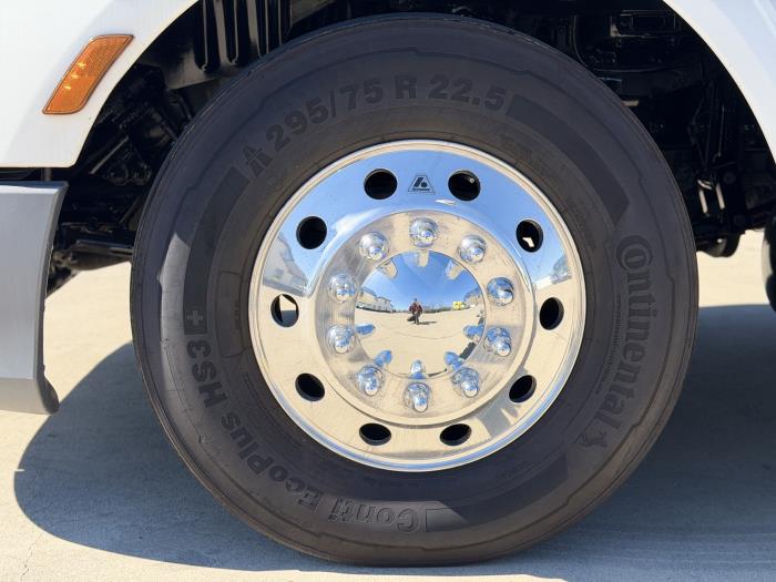 2021 Peterbilt 579-9