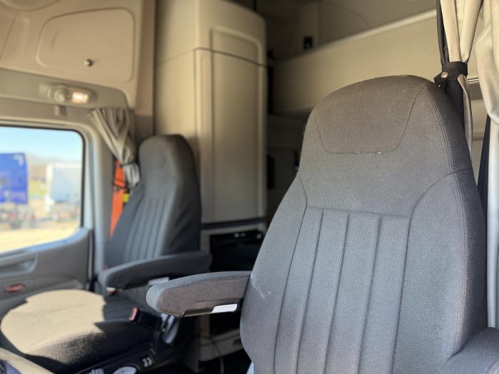 2021 Peterbilt 579-19