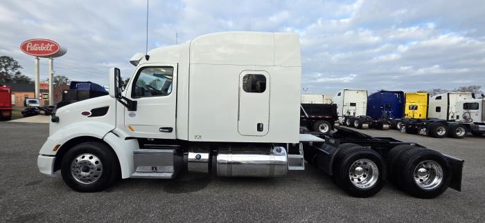 2022 Peterbilt 579-2