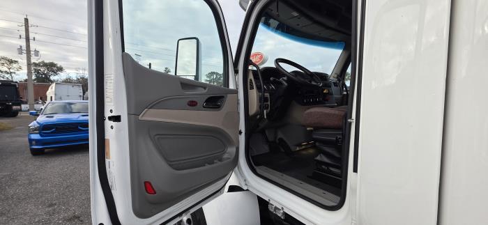 2022 Peterbilt 579-9