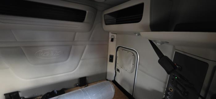 2022 Peterbilt 579-13