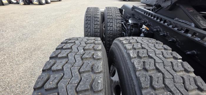 2022 Peterbilt 579-27