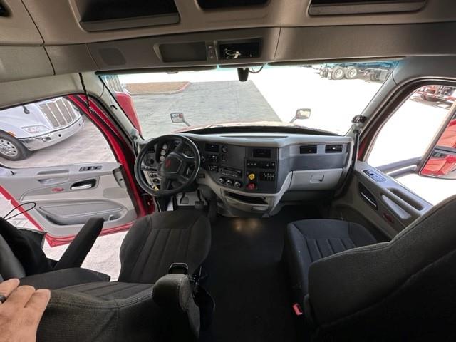 2022 Peterbilt 579-11