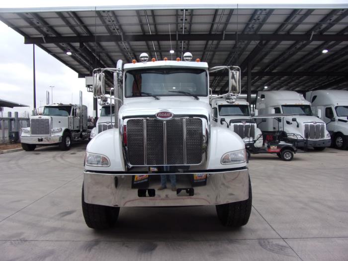 2019 Peterbilt 348-2