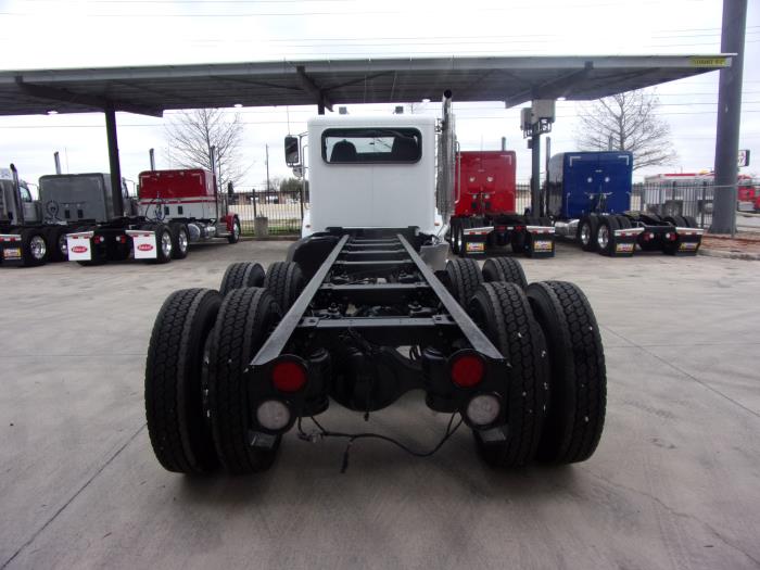 2019 Peterbilt 348-6