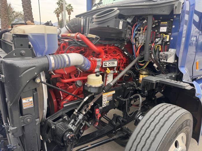 2020 Peterbilt 579-8