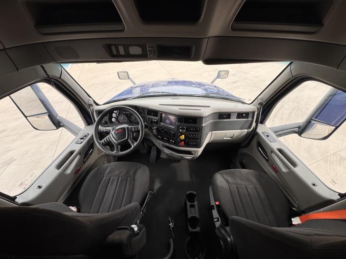 2020 Peterbilt 579-18