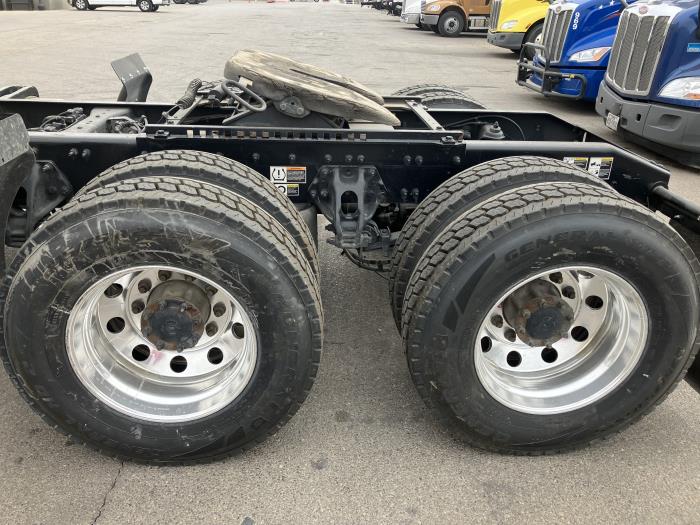 2021 Peterbilt 579-9