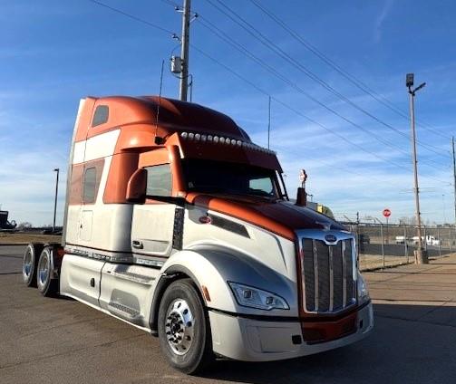 2022 Peterbilt 579-4