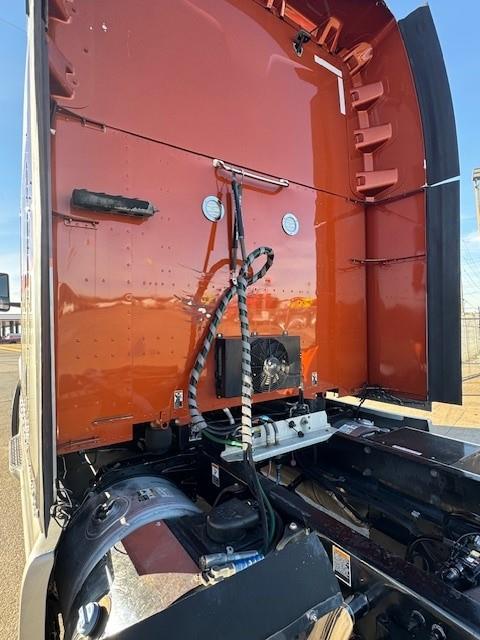 2022 Peterbilt 579-8