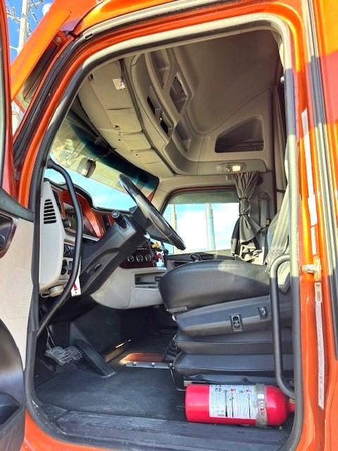 2022 Peterbilt 579-14