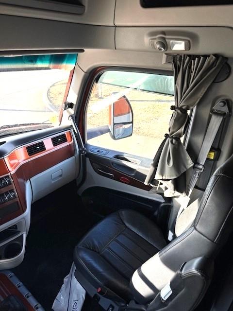 2022 Peterbilt 579-20