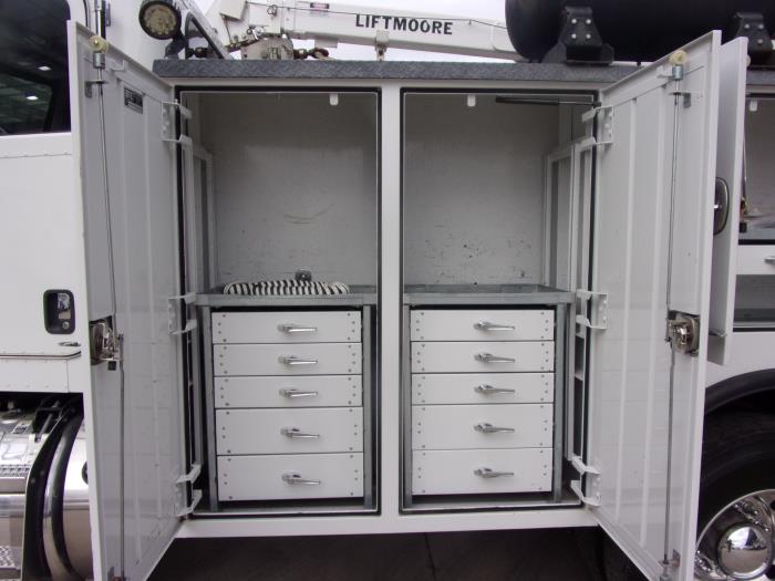 2020 Peterbilt 337-7