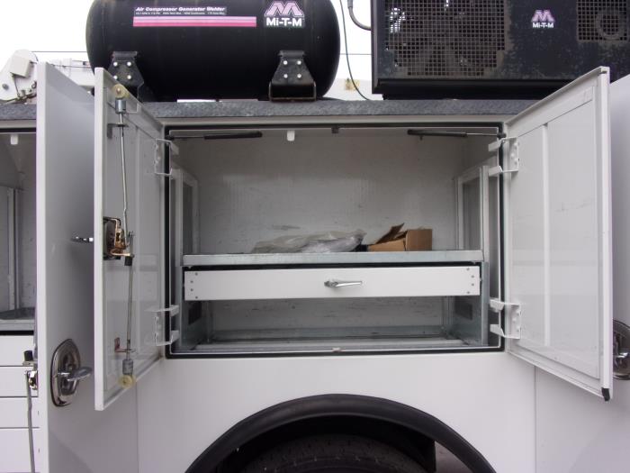 2020 Peterbilt 337-8