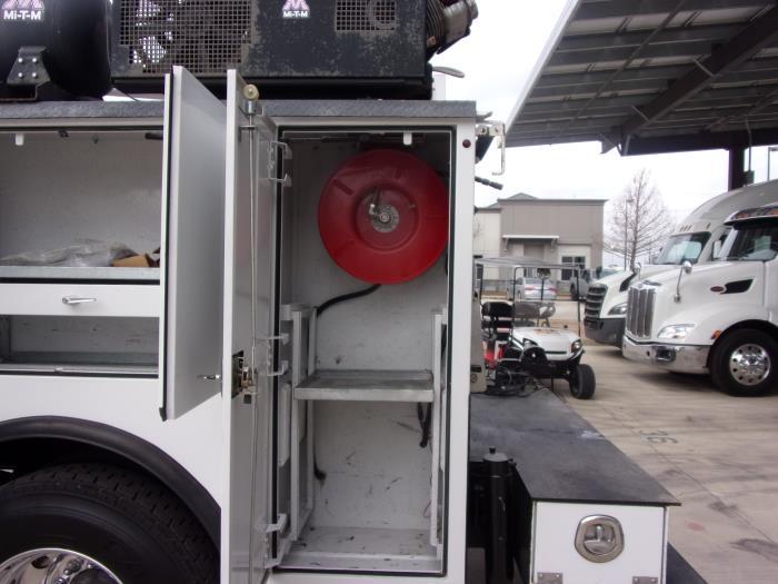 2020 Peterbilt 337-9