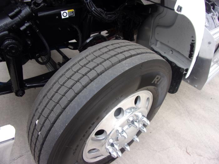 2020 Peterbilt 337-16