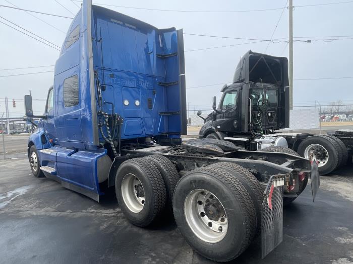 2022 International LT625-4