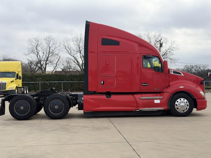 2022 Kenworth T680-4