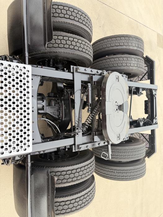 2022 Kenworth T680-12