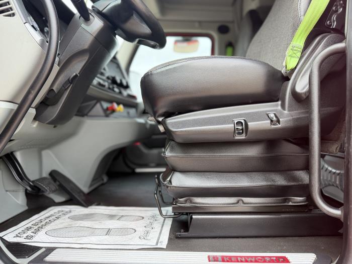 2022 Kenworth T680-18