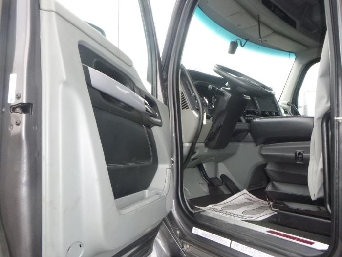 2022 Kenworth T680-10