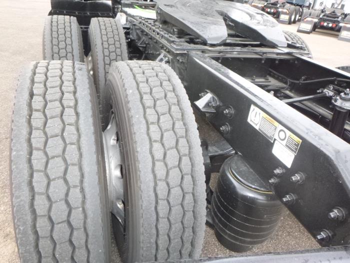 2022 Kenworth T680-26