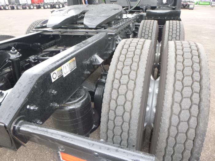 2022 Kenworth T680-28