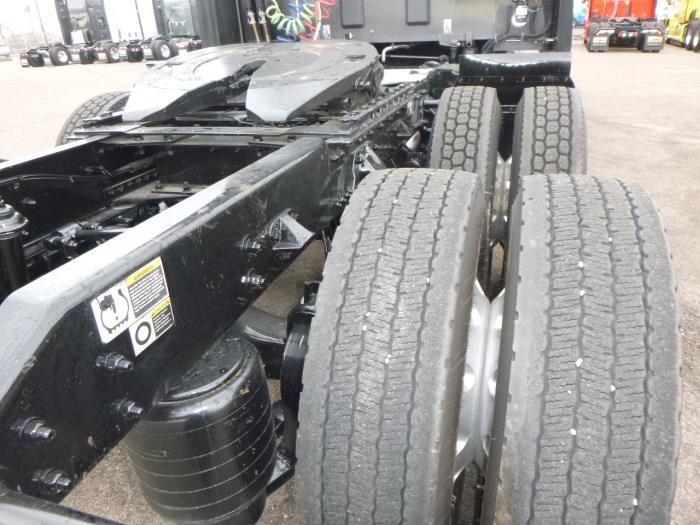 2022 Kenworth T680-28