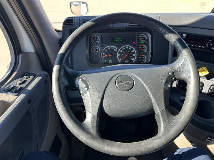 2018 Freightliner Cascadia-13