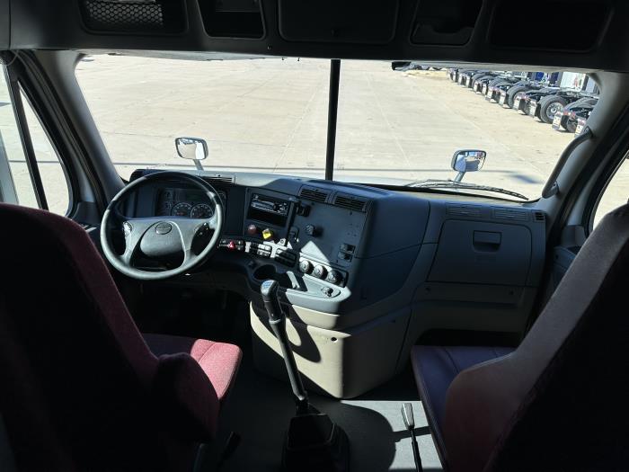 2018 Freightliner Cascadia-15