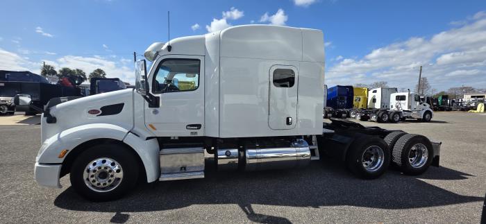 2022 Peterbilt 579-2