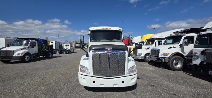 2022 Peterbilt 579-8