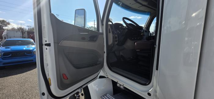 2022 Peterbilt 579-9