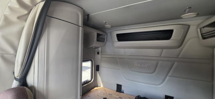 2022 Peterbilt 579-11