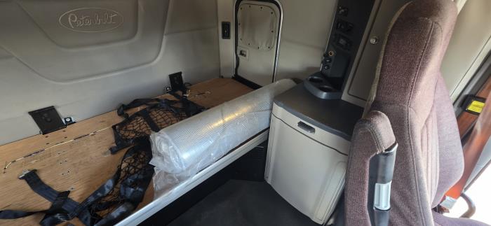 2022 Peterbilt 579-14