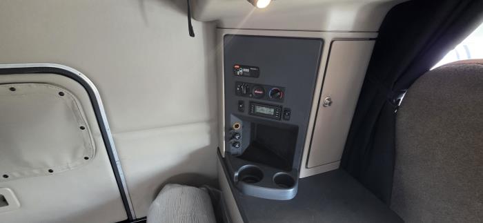 2022 Peterbilt 579-15