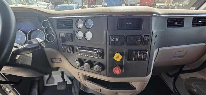 2022 Peterbilt 579-19