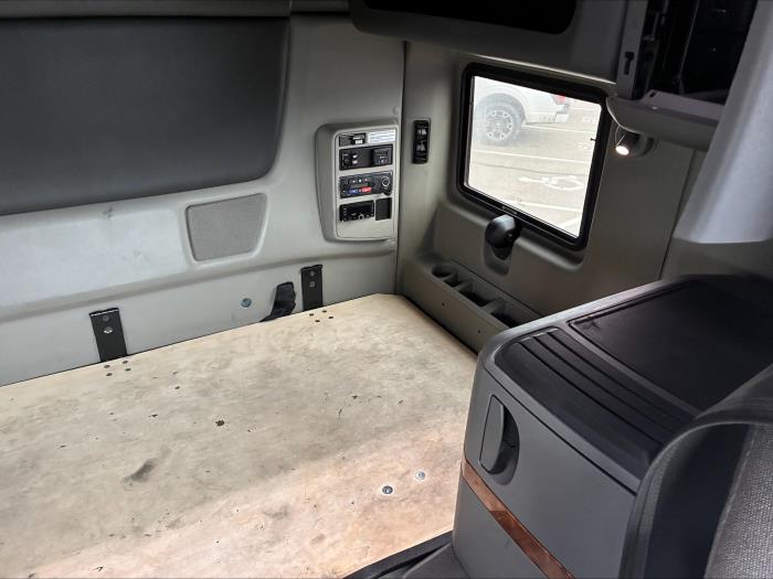 2022 International LT625-9