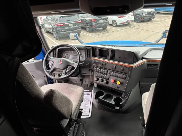 2022 International LT625-11