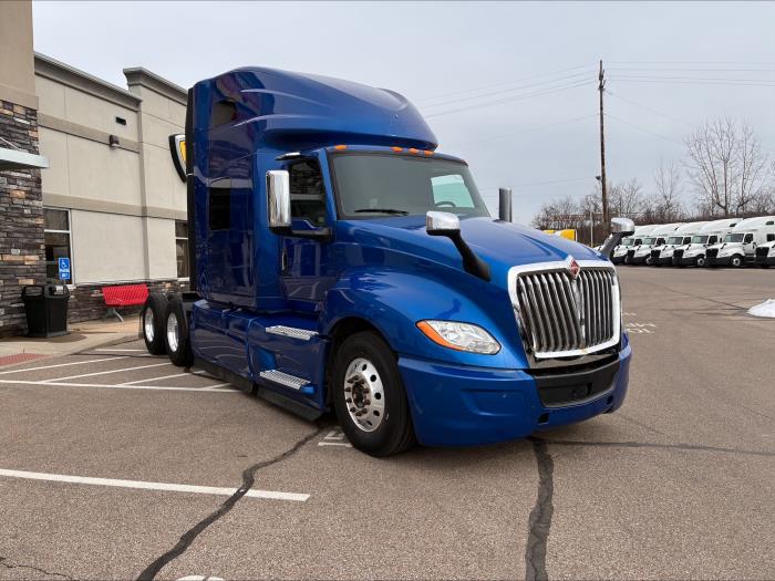 2022 International LT625-2