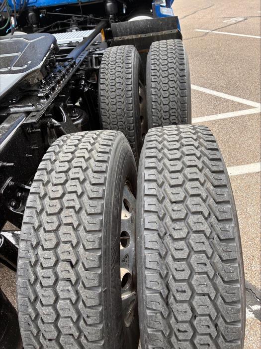 2022 International LT625-17