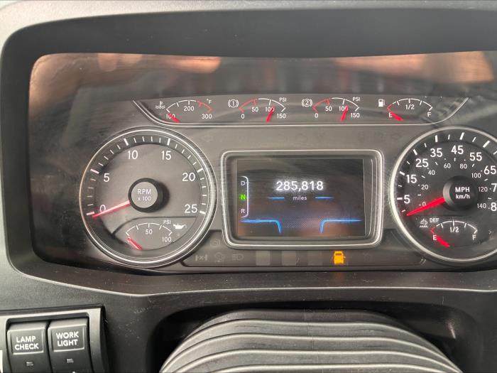 2022 International LT625-5