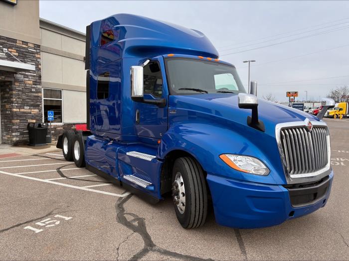 2022 International LT625-2