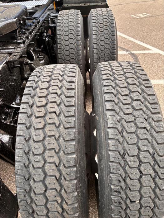 2022 International LT625-12